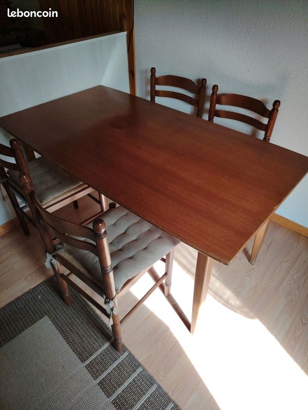 Table et 4 chaises (image 2)