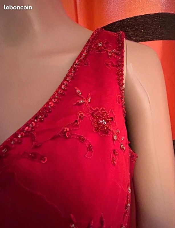 Robe de soirée longue rouge satinée avec étole assortie - Taille M (38) (image 8)
