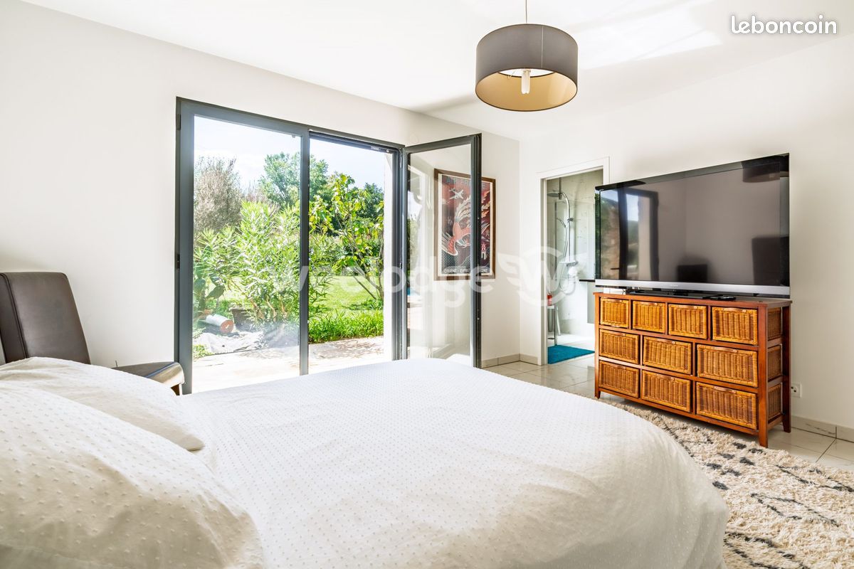 Propriété 6 pièces 271 m² (image 13)