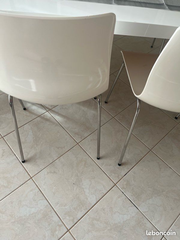 Table de salle à manger avec 6chaises IKEA (image 6)