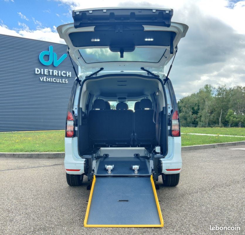 Ford Grand Tourneo Connect TPMR neuf & disponible (image 3)