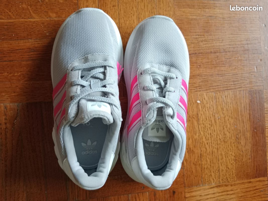 Chaussures enfant fila taille 25 état neuf Chaussures