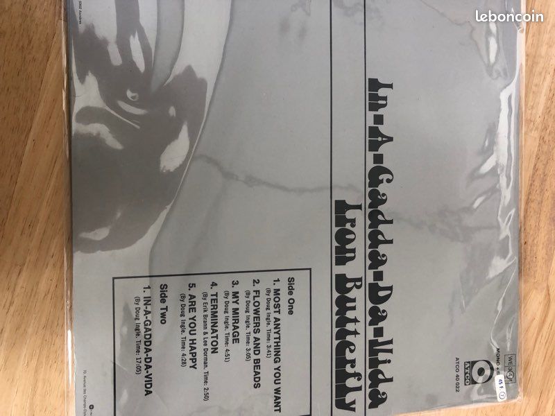 Vinyle iron butterfly (image 2)