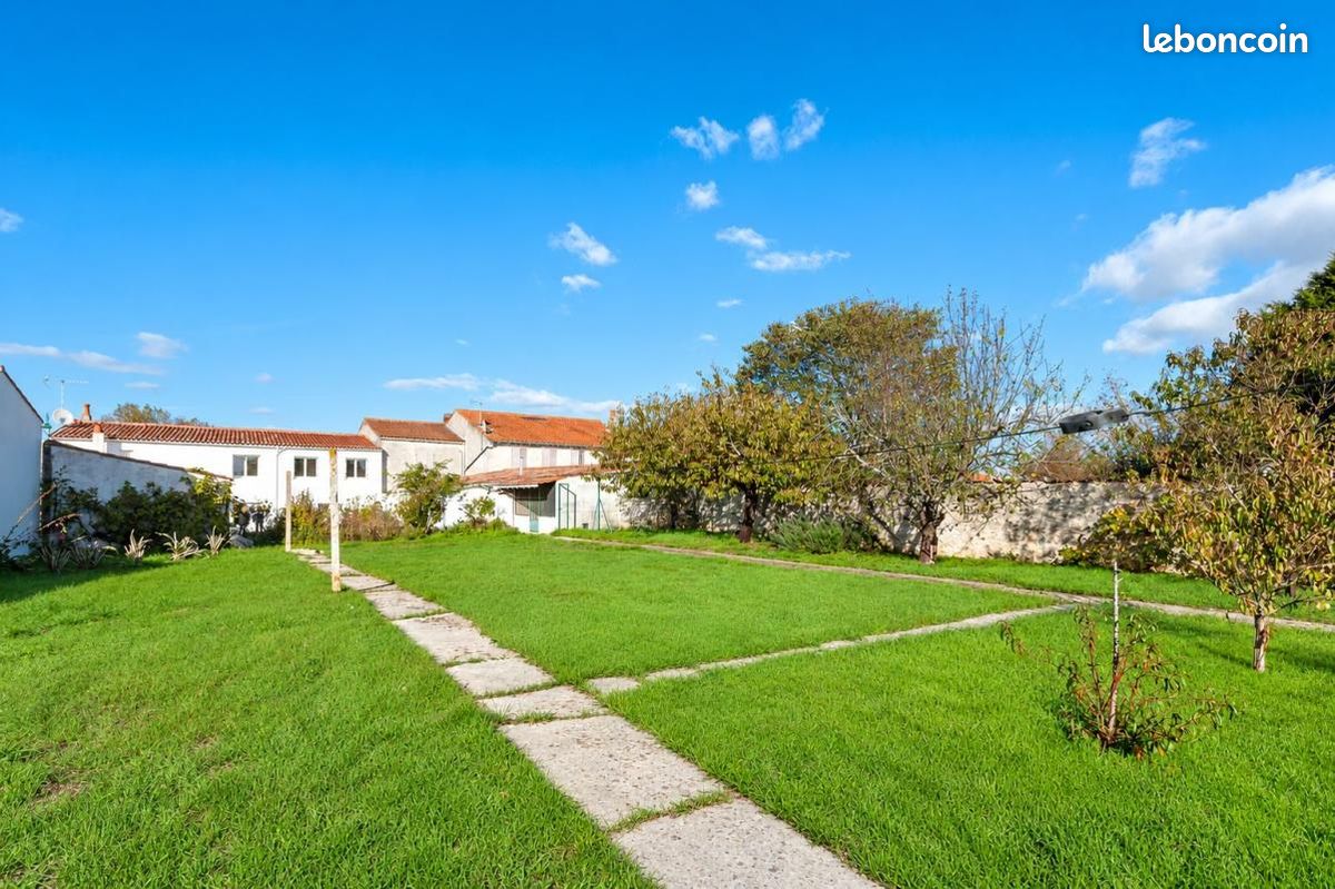 Maison 7 pièces 137 m² · à Saint-Xandre · 137 m² · 398 000 €