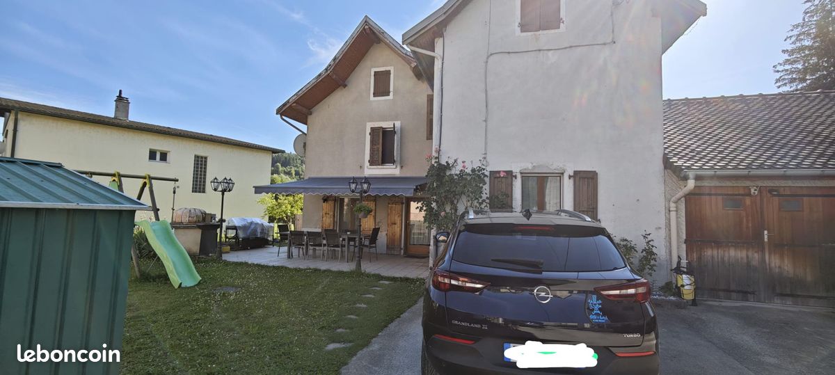 Maison 7 pièces 180 m² · à Entre-Deux-Guiers · 180 m² · 250 000 €