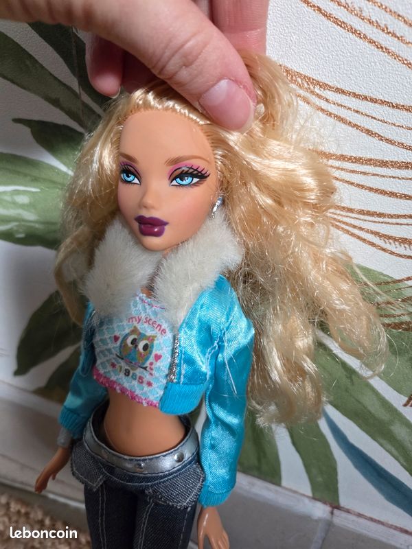 Poupée Barbie My Scene 2006 Avec Mécanisme - Mattel - Occasion Avec Vêtements