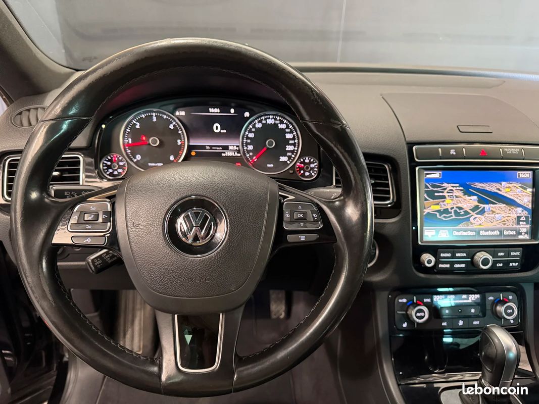 Volkswagen TOUAREG 3.0 V6 TDI 262 CH TIPTRONIC 8 4 Motion R-LINE (image 15)