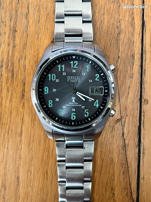 Montre à quartz solaire radio contrôlée Vertical Paris (image 9)