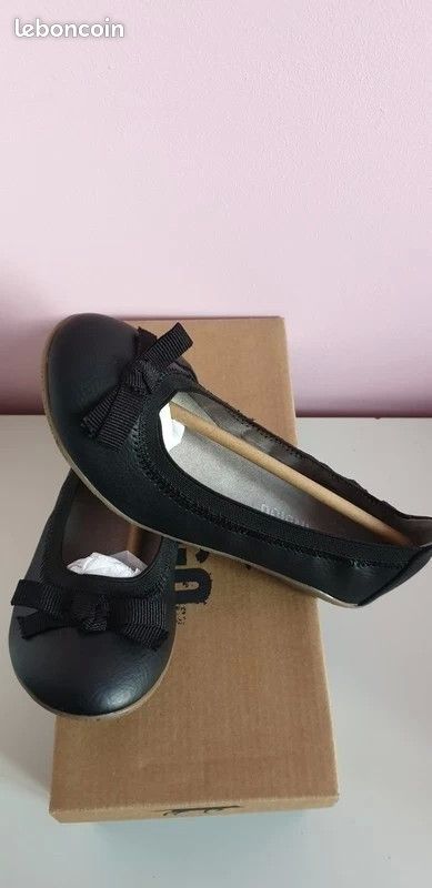 Ballerine fille besson cuir noir p 30 neuf (image 1)