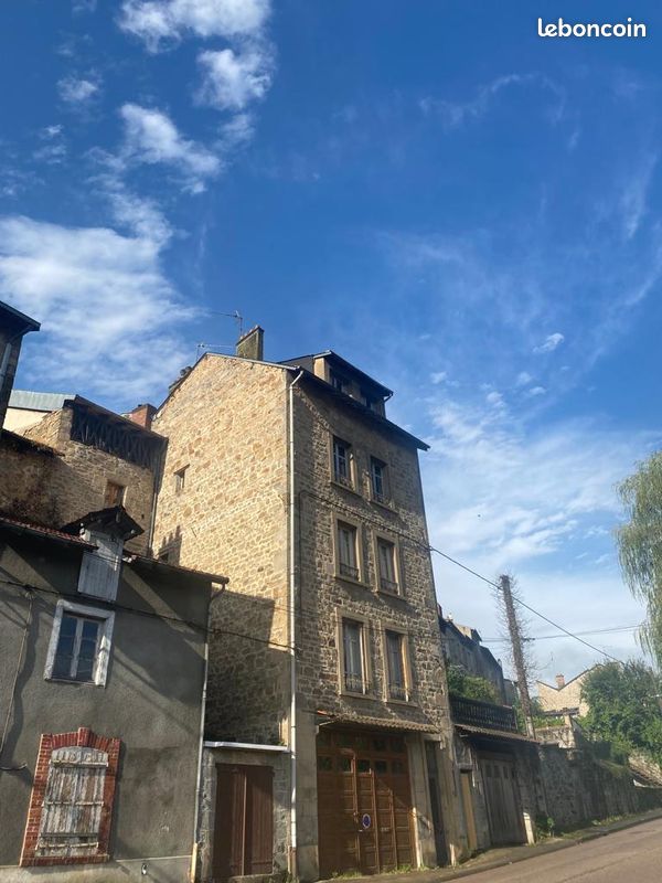 Immeuble 10 pièces 490 m² · à Eymoutiers · 490 m² · 79 500 €