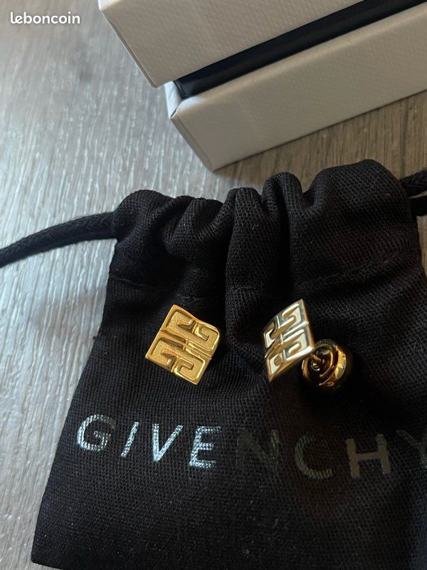 Boucles d'oreilles Givenchy logo dorées neuves (image 2)