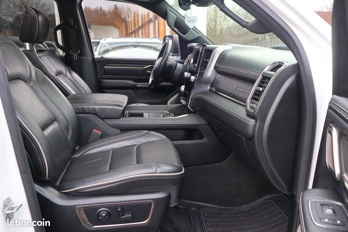 Dodge RAM 1500 Limited 5.7 V8 HEMI 401 ch 4x4 – Harman Kardon – GPL – Toit pano (image 17)