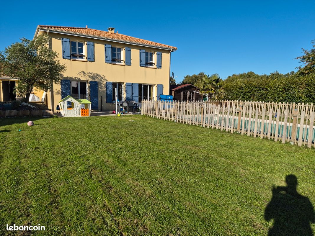 Maison 5 pièces 125 m² · à Saint-Étienne-de-Mer-Morte · 125 m² · 275 000 €