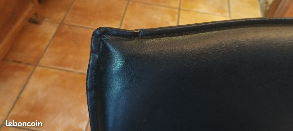 Lot de 4 fauteuils de table style cantilever noir et métal (image 6)