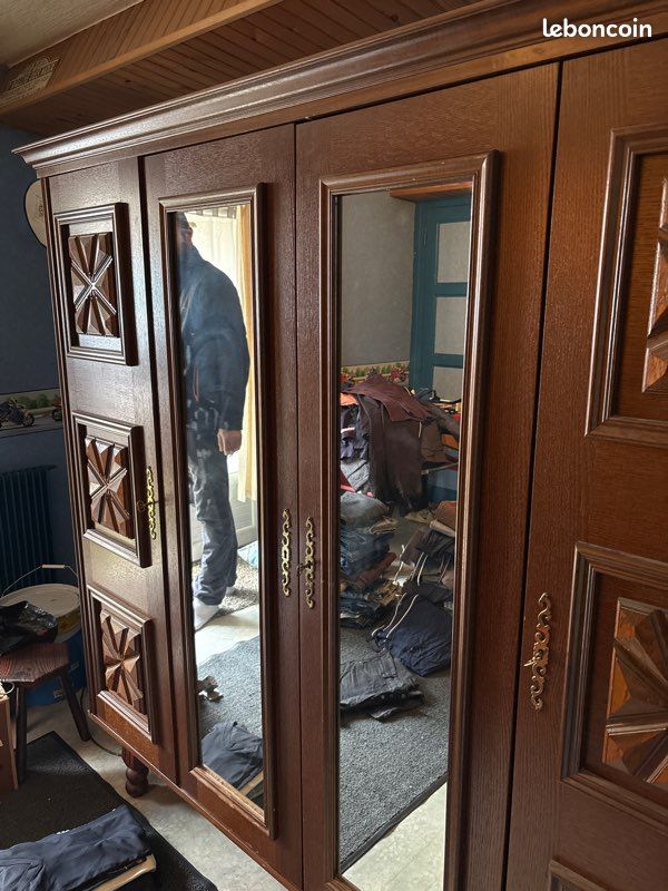 Armoire en bois avec miroir (image 3)