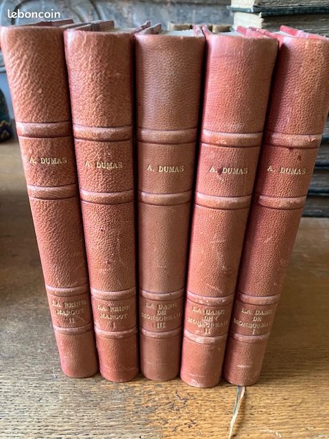 Alexandre DUMAS - La Dame de Montsoreau (3 volumes) et La Reine Margot (2 volumes) livres reliés (image 1)
