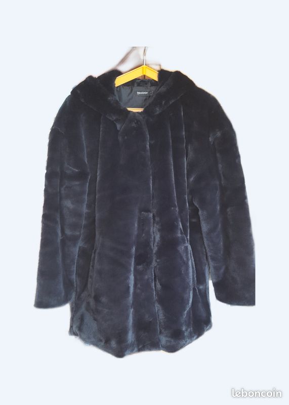 Manteau noir en fourrure synthétique neuf (image 1)