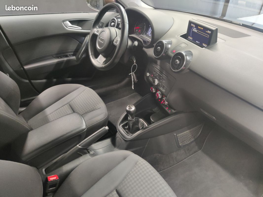 AUDI A1 SPORTBACK 1.4 TFSI 122 Ambition (image 14)