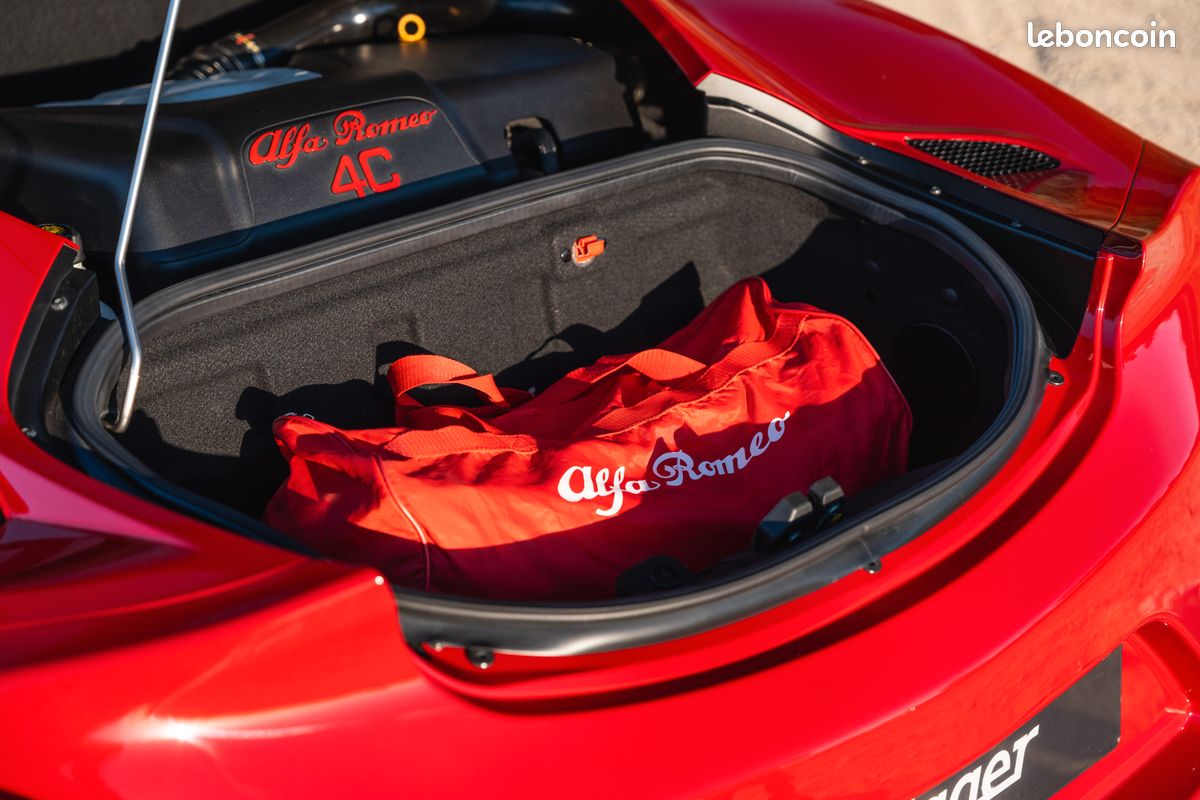 Alfa Roméo 4C - Racing pack - Première main (image 10)