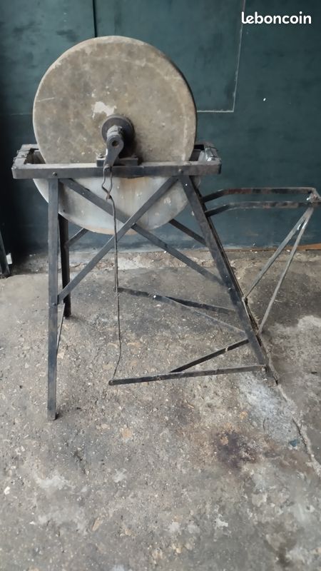 Meule à aiguiser (image 3)