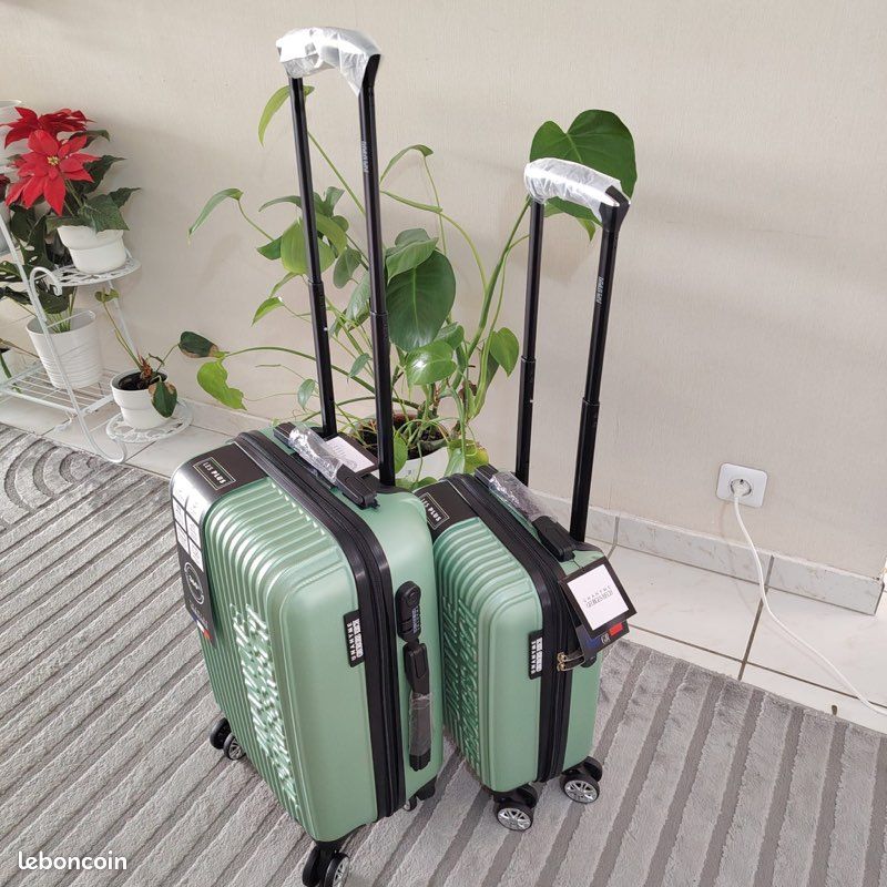 Deux valises cabine en taille S&xs (image 2)