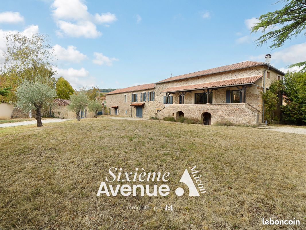 Maison 4 pièces 155 m² · à Igé · 155 m² · 495 000 €