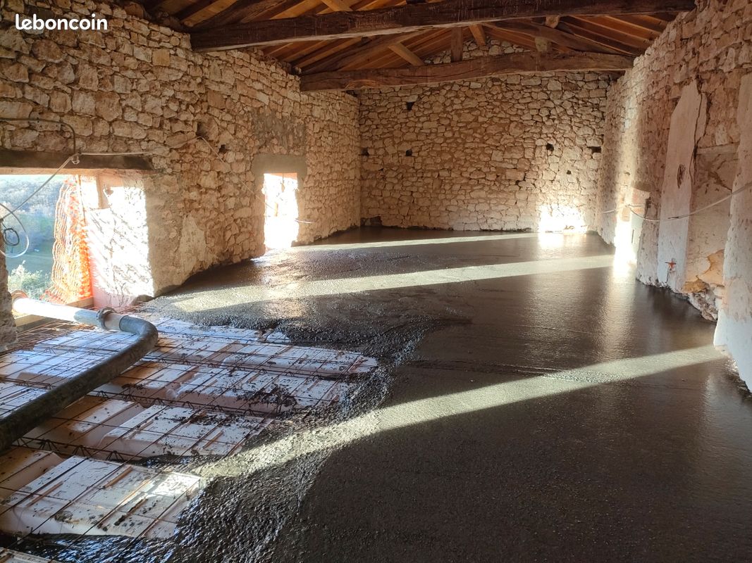 Maison 8 pièces 300 m² · à Puygouzon · 300 m² · 260 000 €