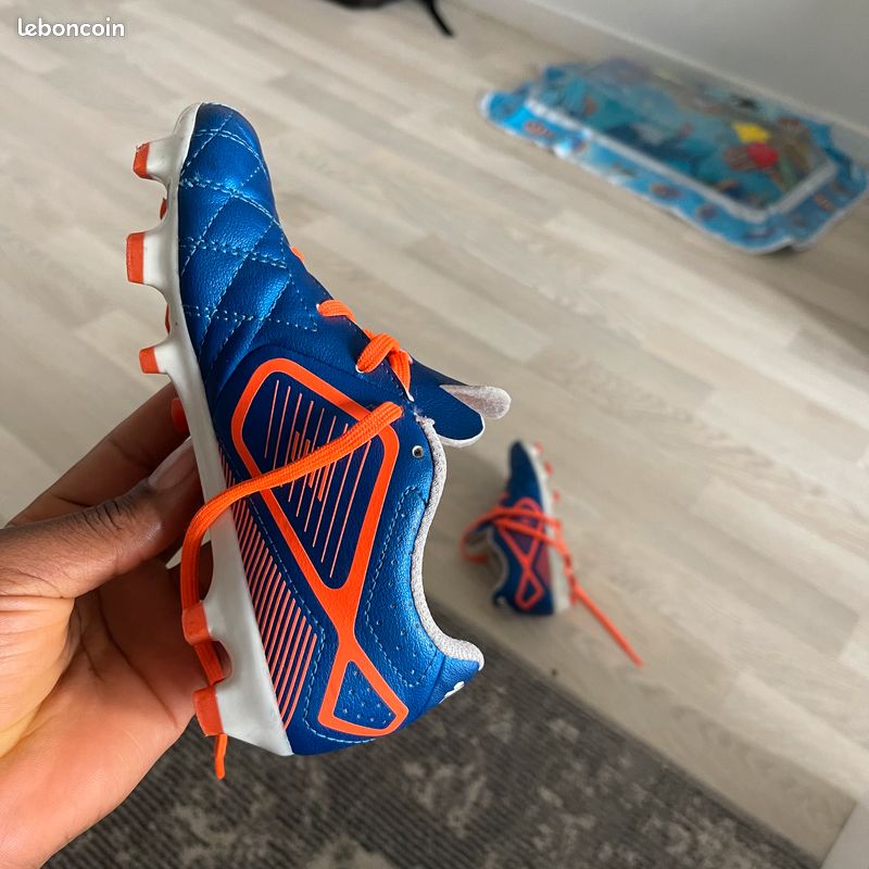 Chaussures de football KIPSTA taille 30 (image 1)