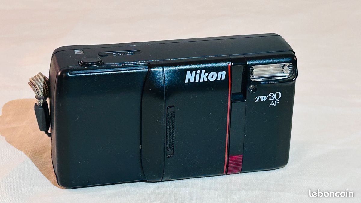 Nikon TW 20 AF (Appareil Photo Argentique) (Testé et entièrement