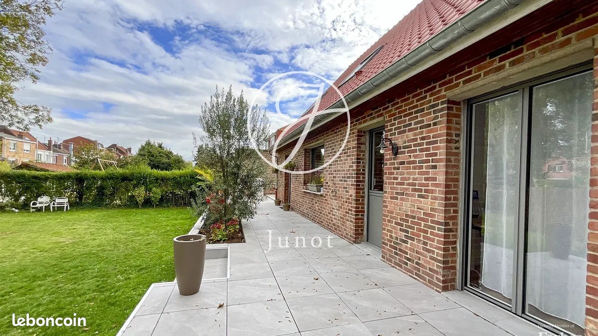 Maison 6 pièces 145 m² · à Wasquehal · 145 m² · 850 000 €
