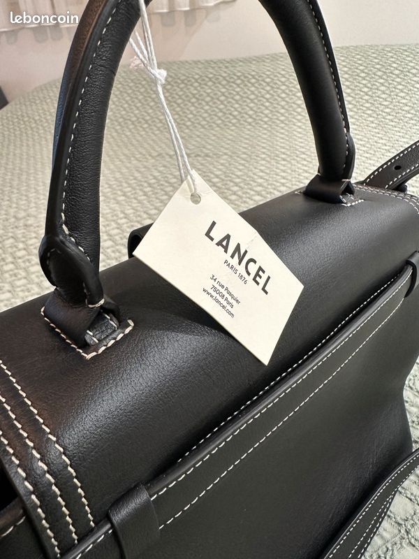 Sac Lancel modèle Charlie Accessoires Bagagerie