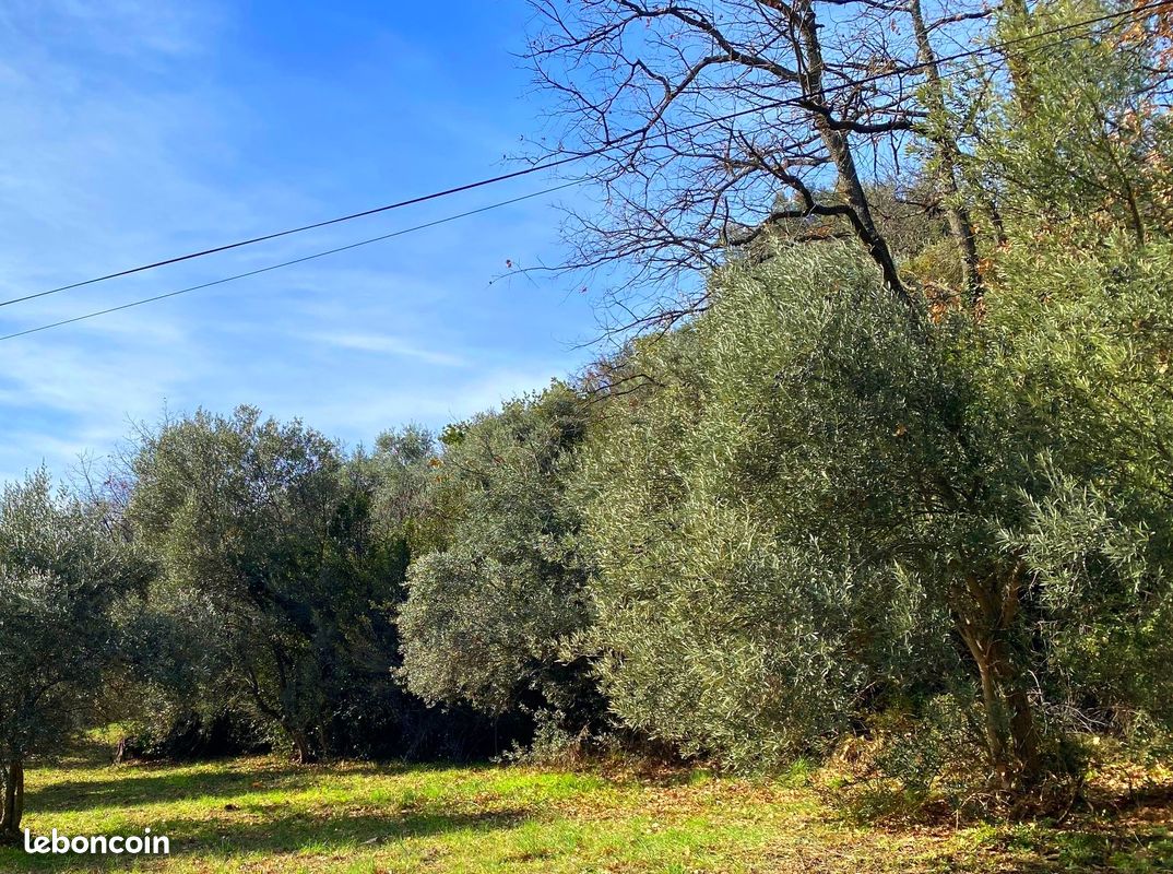 Terrain 1285 m² · à Peyruis · 1 285 m² · 44 000 €