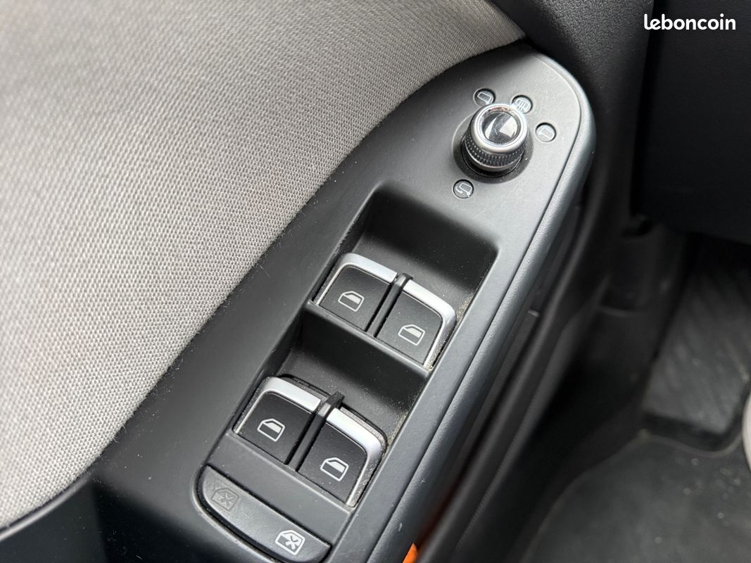 AUDI A4 (2) 2.0 TDI 177 BUSINESS LINE QUATTRO 177Ch Garantie 12 mois (image 21)