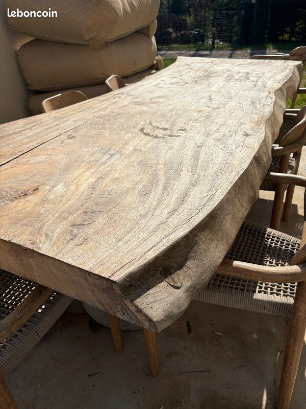 Table en bois de Suar (image 1)