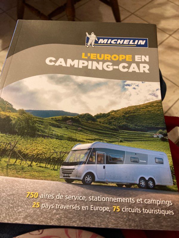 1 livre Michelin l'Europe en camping car - Équipement caravaning