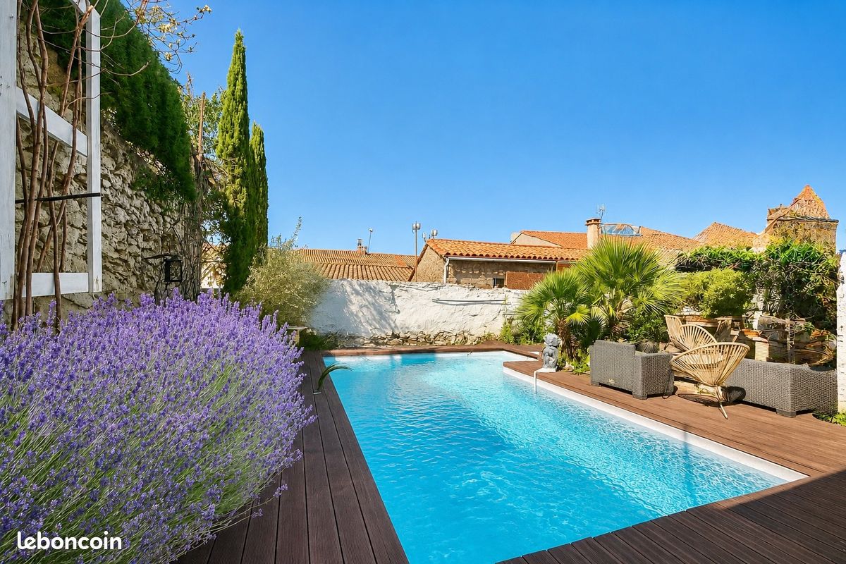 Maison 7 pièces 310 m² · à Carcassonne · 310 m² · 317 000 €