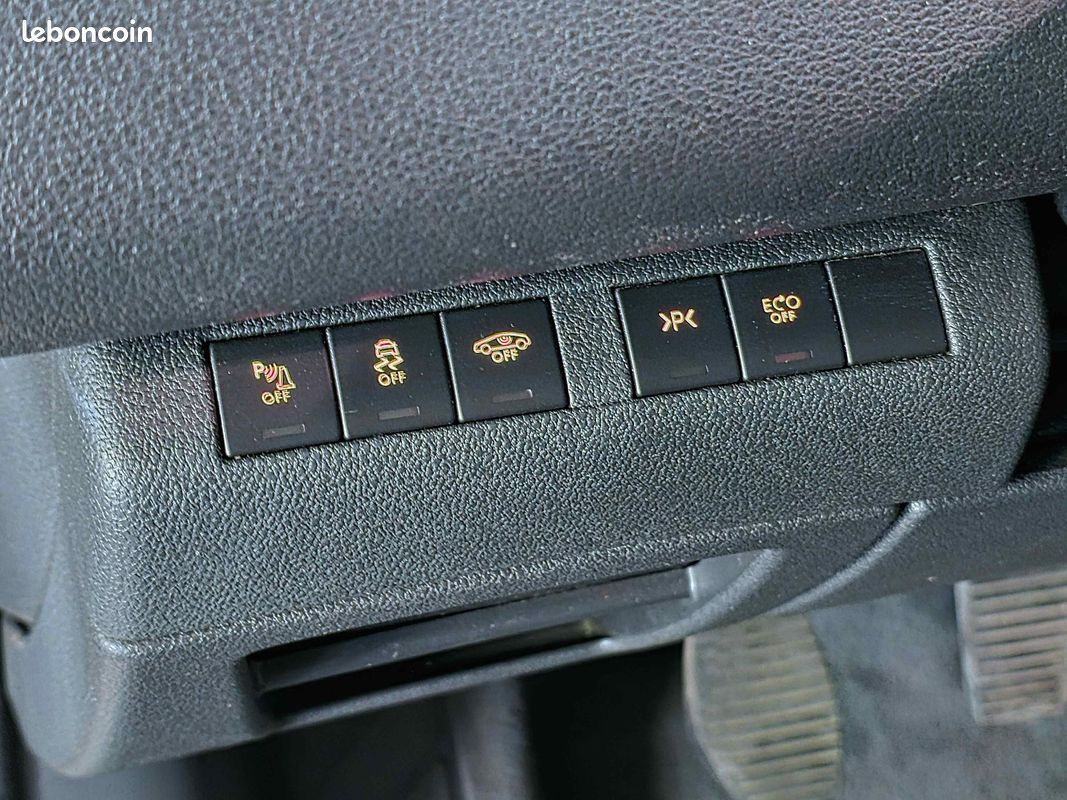 PEUGEOT 3008 I Phase 2 130ch Style BVM6 garantie 12mois (image 17)