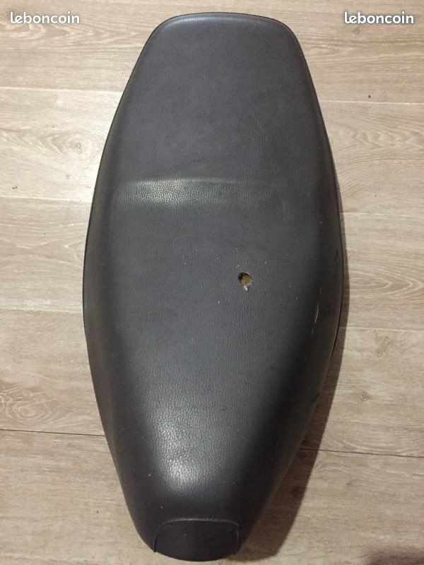 Selle de Peugeot SV 1992 49.9c 80c (image 2)
