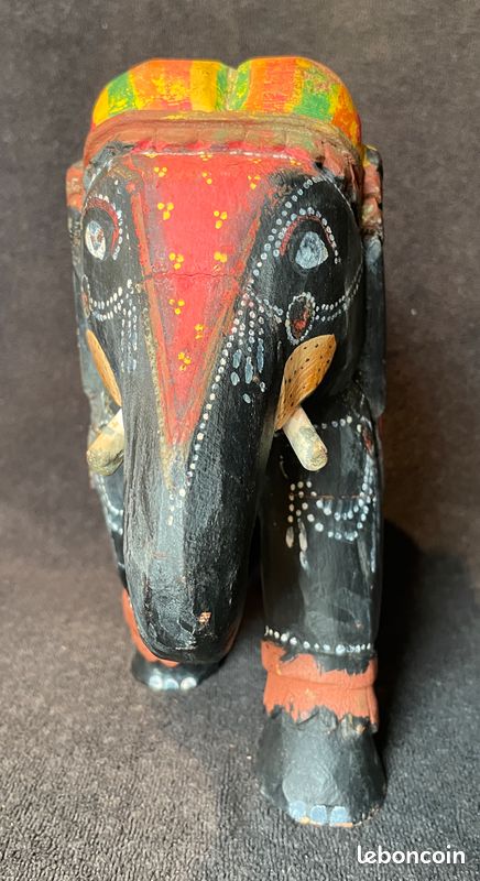 Eléphant harnaché bois sculpté et peint Inde (image 6)