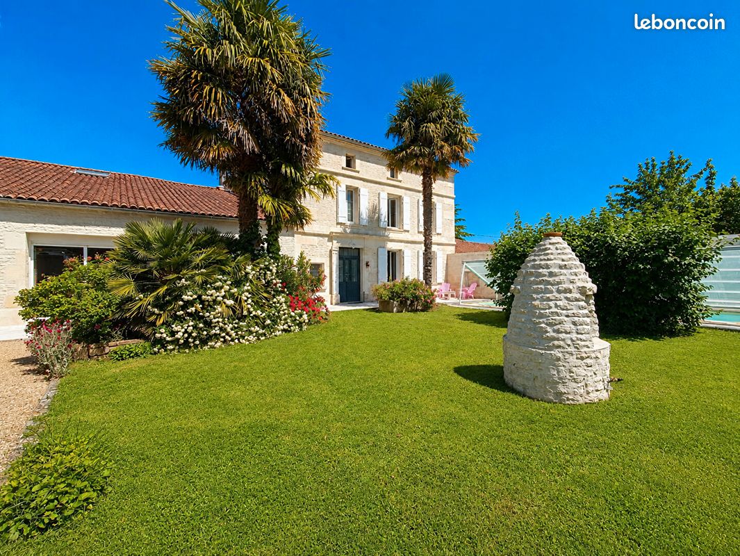 Maison 6 pièces 320 m² · à Val-de-Cognac · 320 m² · 450 000 €