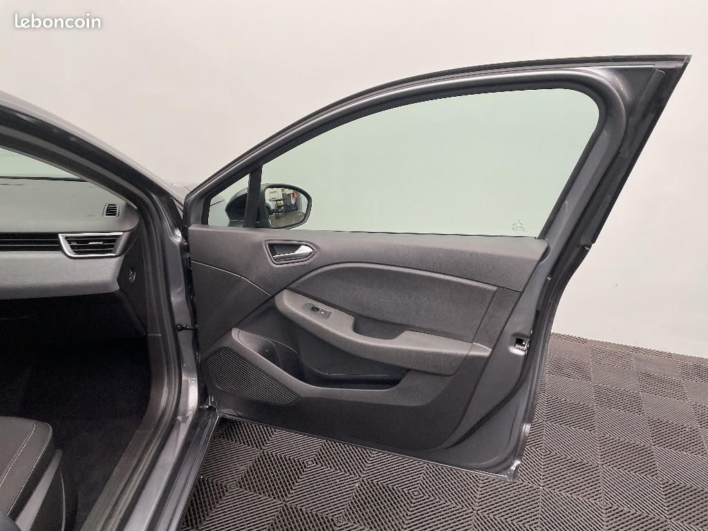 Renault Clio V E-Tech full hybrid 145 ch GSR2 Evolution (image 20)