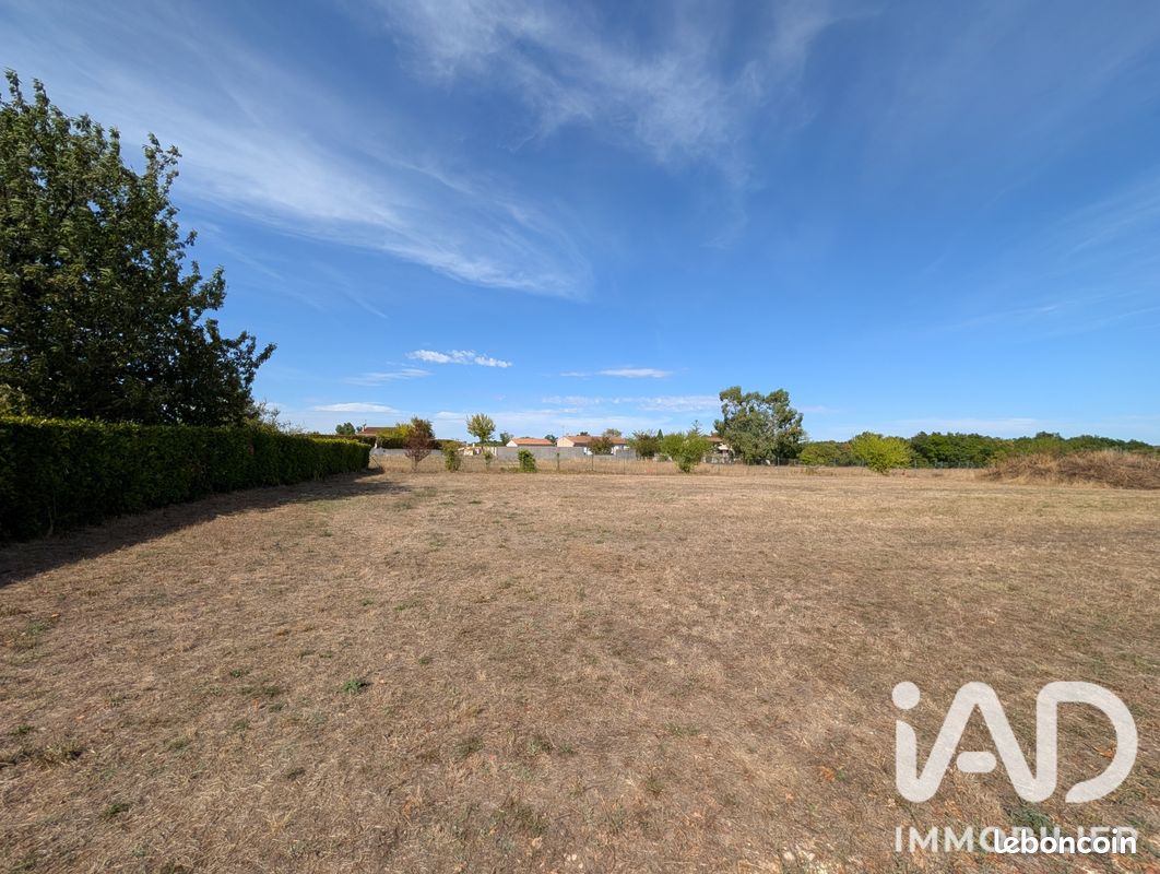 Terrain 629 m² · à Mosnac-Saint-Simeux · 629 m² · 32 300 €