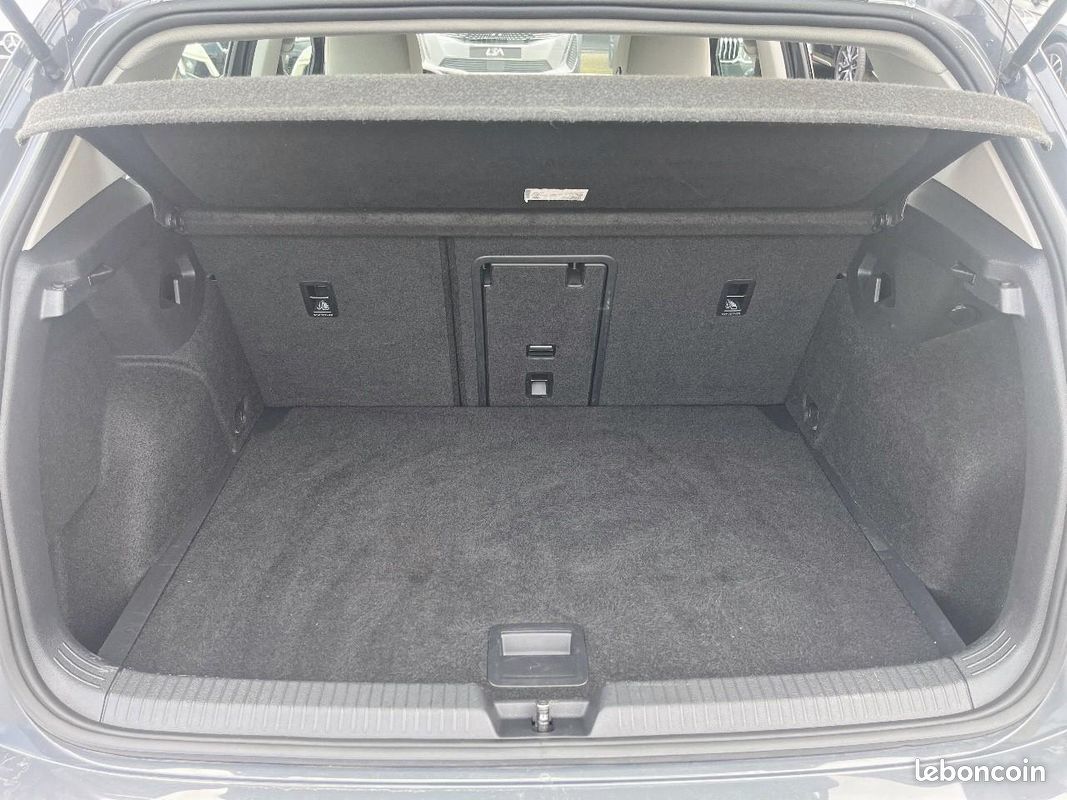VOLKSWAGEN GOLF 2.0 TDI 150 DSG7 VIII Life Business 1st (image 23)