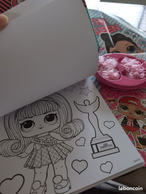 Kit poupée lol Darling du glam club + livres et boîte (image 4)