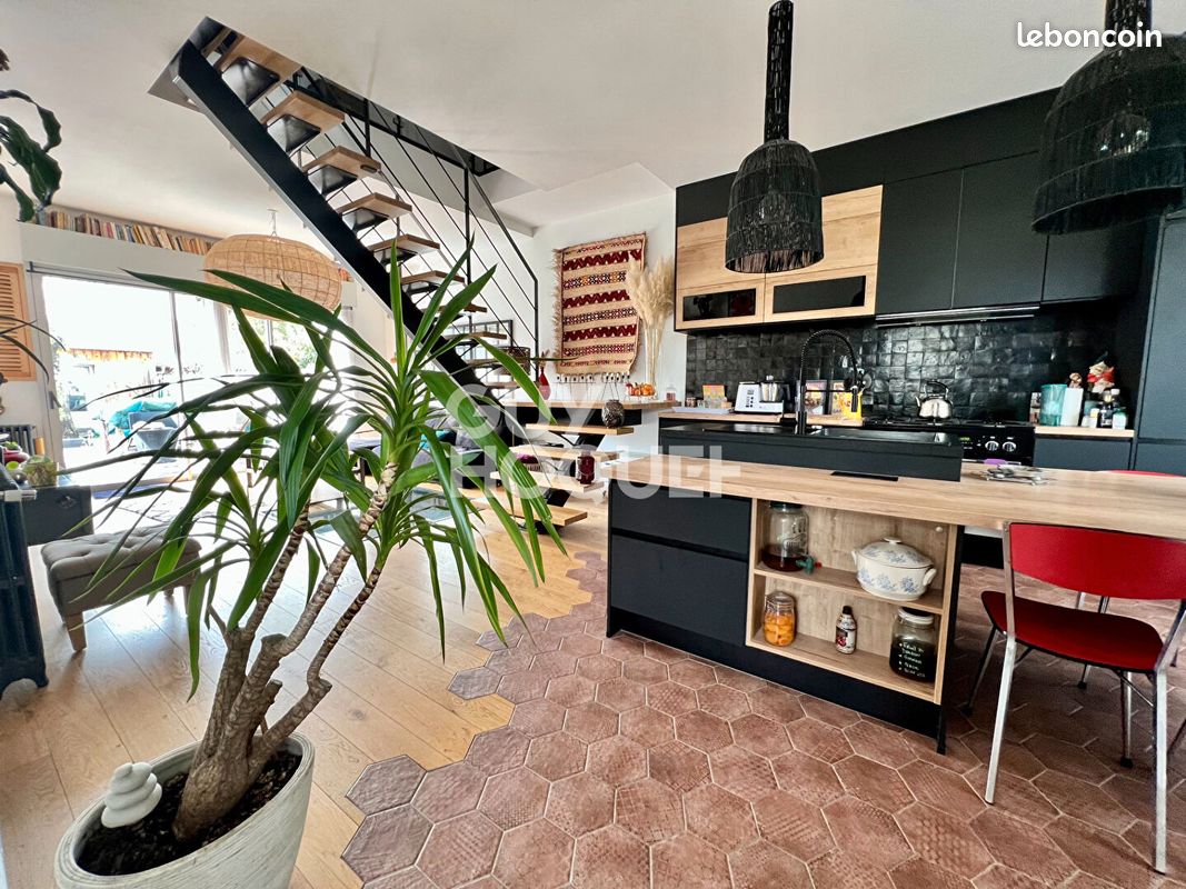 Maison 5 pièces 135 m² - La Rochelle 17000 (image principale 1)