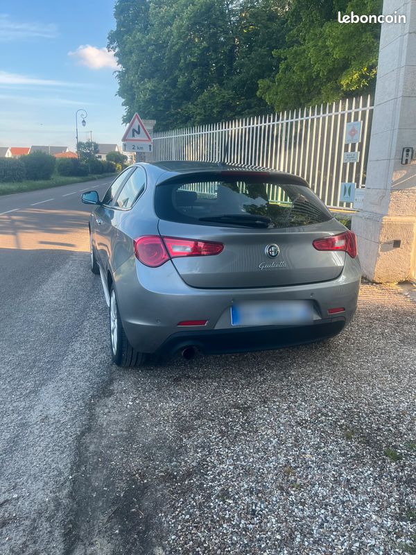Alfa Romeo Giulietta 1.4 multiair 170 Sélective (image 3)