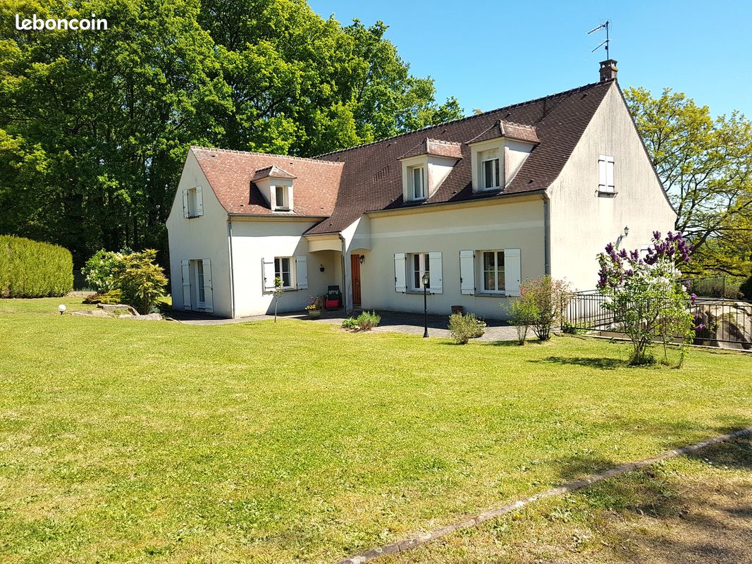 Maison 10 pièces 267 m² · à Gambais · 267 m² · 730 000 €