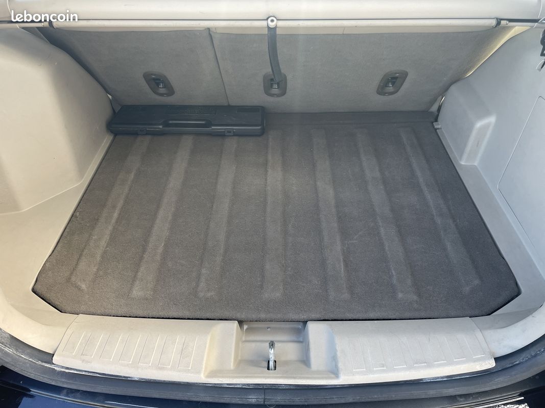 Dodge CALIBER 2.0 CRD SXT (image 27)