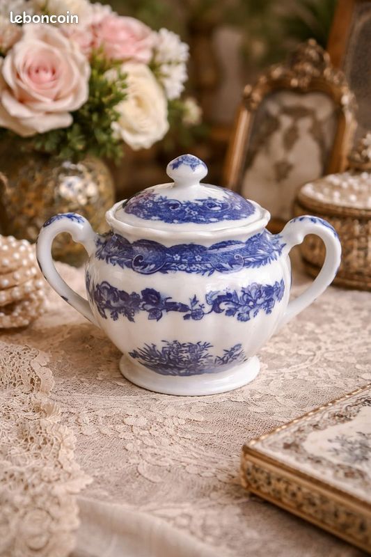 Ancien Sucrier Blanc Fleur Bleue K&G Lunéville Modèle Daniel - France