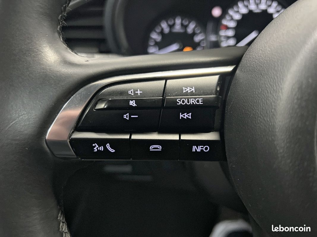 MAZDA Mazda3 5 portes 2.0L e-SKYACTIV-G M Hybrid 122 ch BVM6 Prime-Line (image 21)